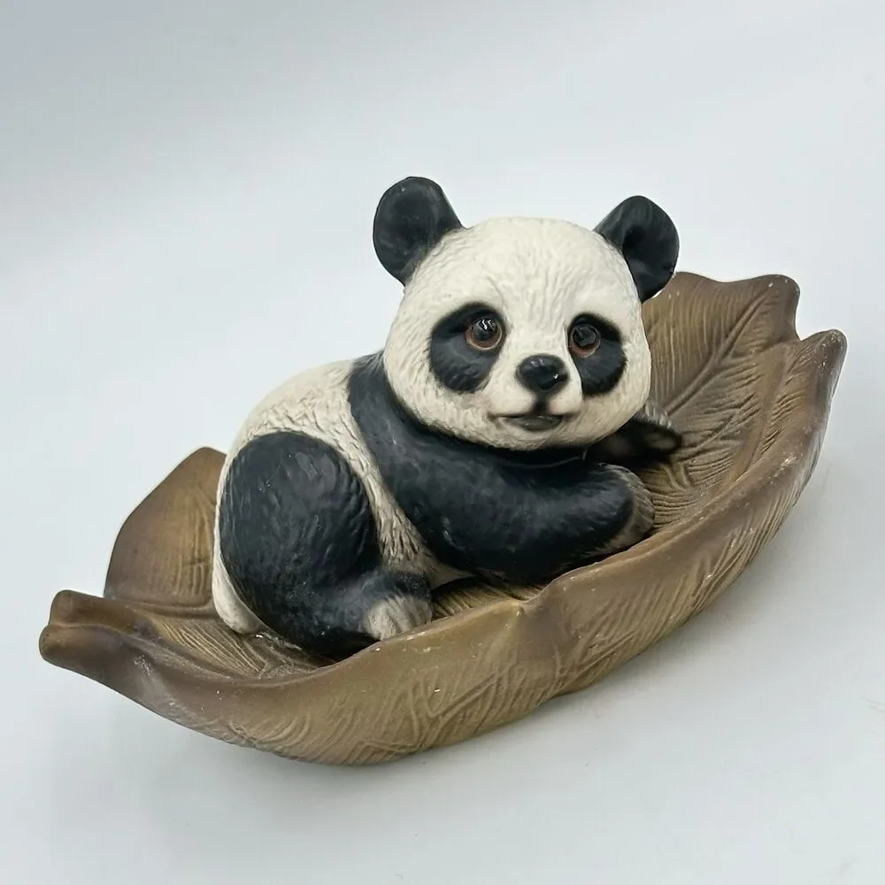 Vintage 1980s Global Art Harvey Knox Kingdom Figurine PANDA on Leaf E172A85